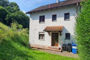 ... gepflegte DHH mit 6 Zimmer auf 140m² Wfl. in ruhiger Lage ... – Die vollständige Adresse der Immobilie erhältst du vom Anbieter., 84559 Kraiburg am Inn – Vorschaubild 9