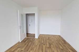 Clever wohnen in Rendsburg: Moderne 1-Zimmer-Wohnung mit Balkon & EBK – Hans-Bredow-Str. 1, 24768 Rendsburg – Vorschaubild 2