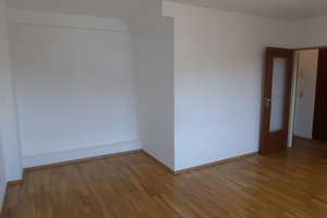 UNTERBILK KONKORDIASTR. EXKLUSIV PARKETT MODERNES BAD EINBAUKÜ. MÖGL. 4. OG/AUFZUG GARAGE MÖGLICH – Konkordiastraße 94, 40219 Unterbilk, Düsseldorf – Vorschaubild 4