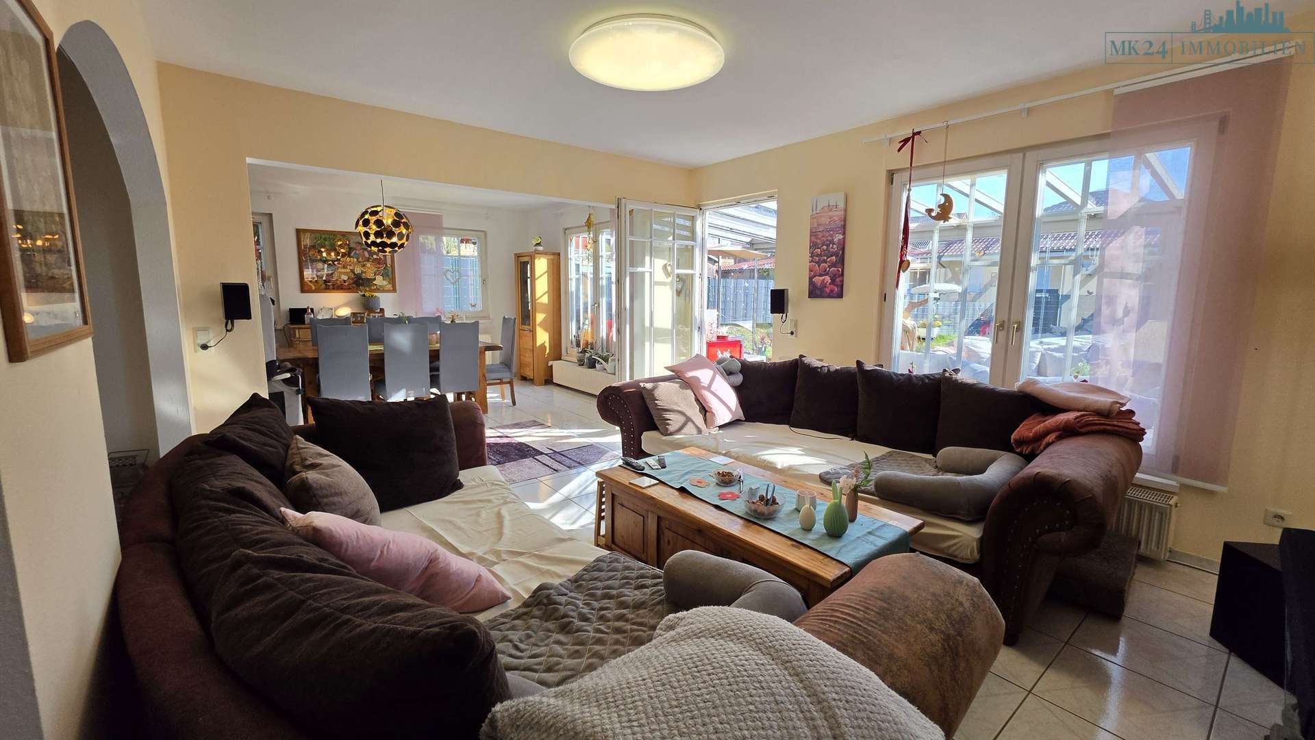 Immobilie in Waldsolms - Charmantes Einfamilienhaus mit Wohlfühlfaktor und vielen Extras - Bild 3