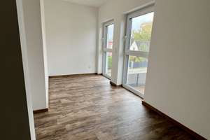 Erstbezug: Helles 6-Zimmer DHH mit Einbauküche, großem Garten, Terrasse & Parkplatz in Berlin Rudow – Lauchstädter Weg 00, 12355 Rudow, Berlin – Vorschaubild 5