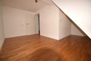 MODERNES WOHNEN*** Schönes 4 - Zimmer Reihenhaus in ruhiger Lage – Esslingen (Kreis) – Vorschaubild 5