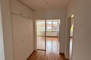 Helle 3-Zimmer-Dachgeschosswohnung mit Balkonblick in Hannover – Tresckowstraße 183, 30457 Wettbergen, Hannover – Vorschaubild 3