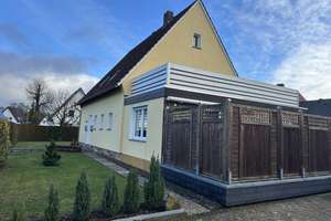 Attraktives 2-Familienhaus mit Traumgrundstück und Garage in Borgholzhausen-Westbarthausen – Die vollständige Adresse der Immobilie erhältst du vom Anbieter., 33829 Borgholzhausen – Vorschaubild 1