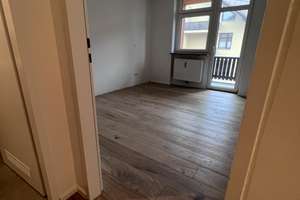 Hochwertig sanierte 4-Zimmer-Wohnung am Rathausplatz |  96qm | 2 Balkone | Aufzug | TG – Rathausplatz 4, 85748 Garching bei München – Vorschaubild 7