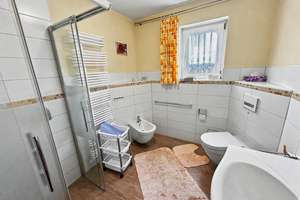 Charmantes Einfamilienhaus mit zwei Einliegerwohnungen in bester Lage von Ansbach – Die vollständige Adresse der Immobilie erhältst du vom Anbieter., 91522 Hennenbach, Ansbach – Vorschaubild 11