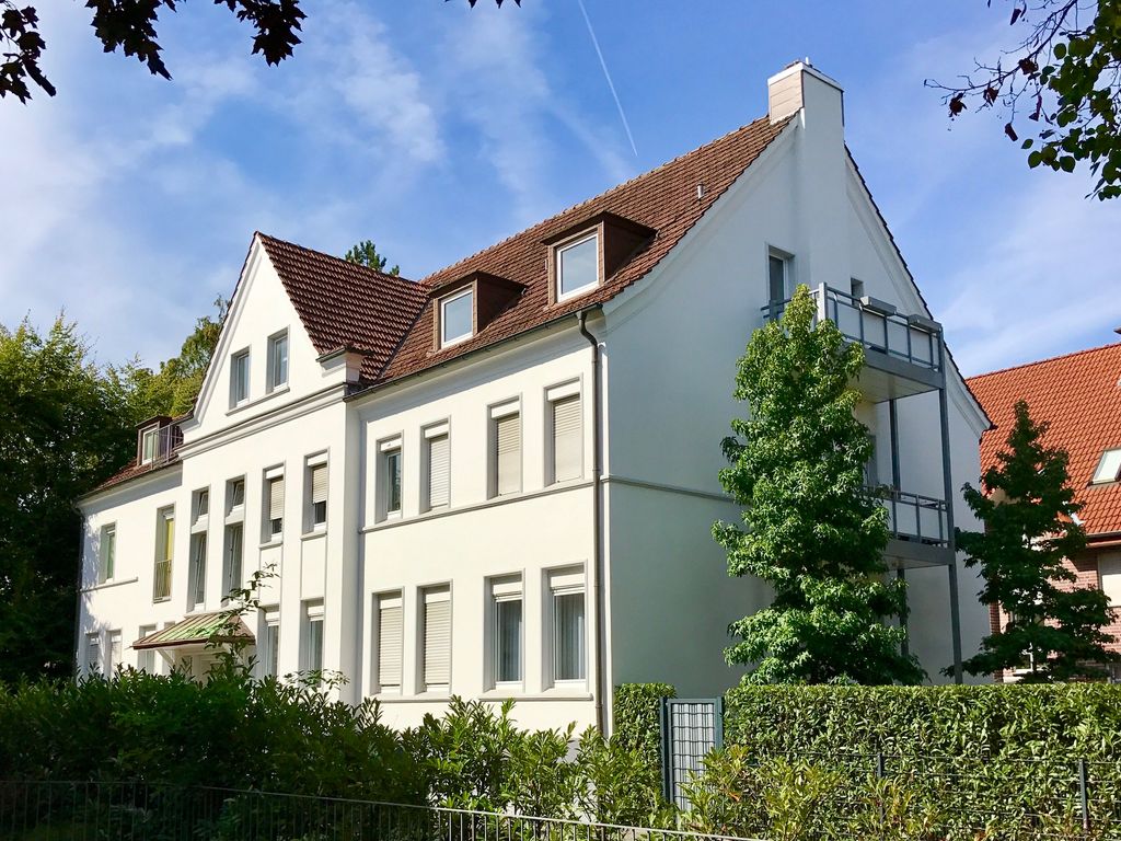Großzügige und helle 4-Zimmer-Wohnung in zentraler Lage ...