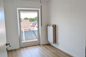 Neu sanierte 3-Zi DG Whg. mit Balkon in ruhiger Lage – Die vollständige Adresse der Immobilie erhältst du vom Anbieter., 76199 Rüppurr, Karlsruhe – Vorschaubild 4