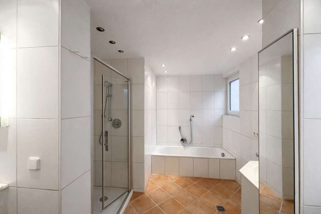 Immobilie in Eltville am Rhein - Ruhig gelegenes Haus mit großem Potenzial - Bild 2