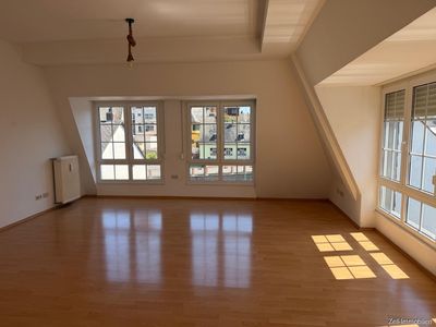 Schöne 3-ZKB-Wohnung mit Balkon und Stellplatz