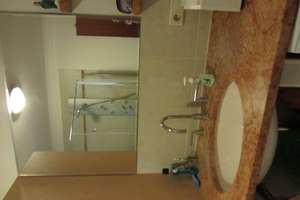 "gemütliche  2 Zimmerwohnung m. div. Einbauten, z. Bsp. Bad, Flur Schuhschrank, Schlafzimmerschrank – Gruberstr. 10, 91207 Lauf an der Pegnitz – Vorschaubild 12