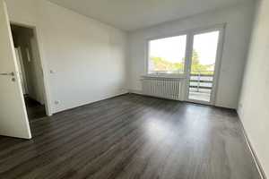 Hübsche 3-Zimmer-Wohnung mit Balkon! – Reinholdstraße 32, 47137 Duisburg – Vorschaubild 1