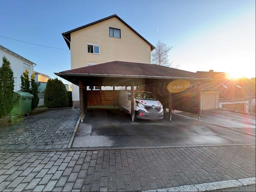 Immobilie in Brigachtal - Großzügige 4-Zimmer-Wohnung mit großem Balkon und Carport - Bild 1