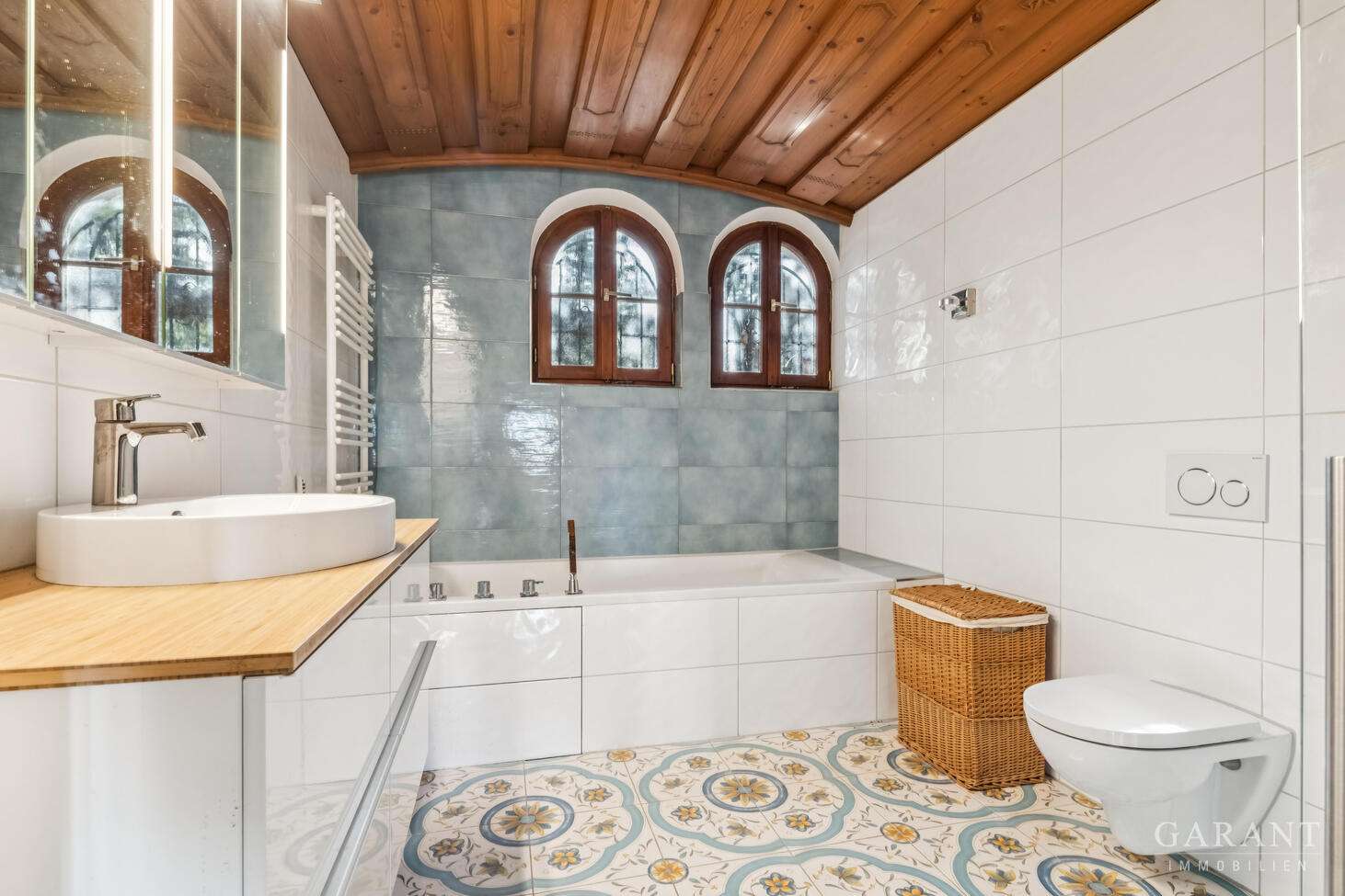 Immobilie in Steingaden - Steingaden: Zweifamilien- oder Mehrgenerationenhaus mit Naturidylle am Weiher! - Bild 0