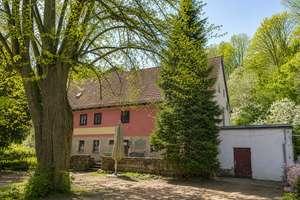 Denkmalgeschütztes Anwesen auf großzügigem Grundstück mit Entwicklungspotenzial!

 – Die vollständige Adresse der Immobilie erhältst du vom Anbieter., 1705 Freital – Vorschaubild 1