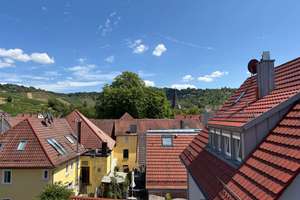 Charmante 3-Zimmer-Dachgeschosswohnung mit traumhafter Aussicht über Uhlbach – 70329 Uhlbach, Stuttgart – Vorschaubild 2