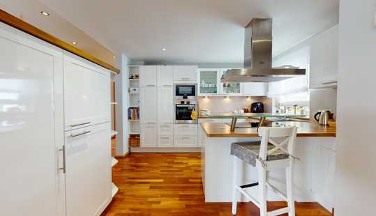 Bild von Oben 5,5-Zi.-Maisonette für Sie plus 3 Zi.-WE für Familie oder zum vermieten unten!