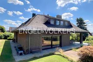 Exklusives Einfamilienhaus auf großem Grundstück in Dietkirchen – Die vollständige Adresse der Immobilie erhältst du vom Anbieter., 65553 Limburg an der Lahn – Vorschaubild 1
