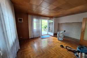 Renovierungsbedürftige DHH mit zwei getrennten Wohnungen auf schönem Grundstück mit Garten und Pool – Nürnberg – Vorschaubild 3