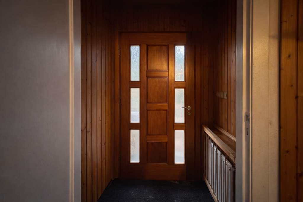 Immobilie in Hoppegarten - Naturnahes Einfamilienhaus mit 4 Zimmern, Wintergarten, 2 Hauseingängen und Garage - Bild 3