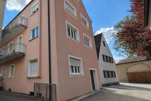 Hier (er)leben Sie Geschichte:
Dreifamilienhaus mitten in der 
Altstadt von Schrobenhausen! – Die vollständige Adresse der Immobilie erhältst du vom Anbieter., 86529 Schrobenhausen – Vorschaubild 1
