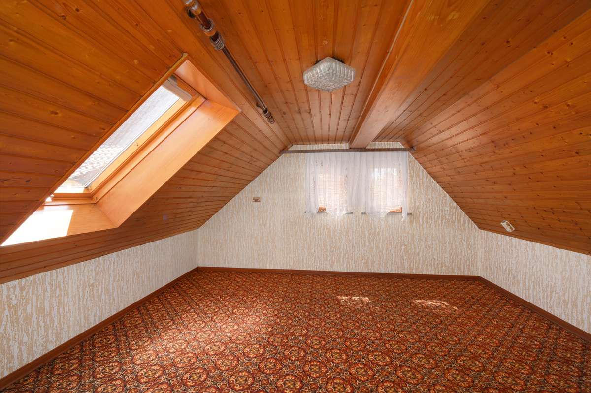 Immobilie in Ölbronn-Dürrn - Doppelhaushälfte mit Scheune und Garten! - Bild 0