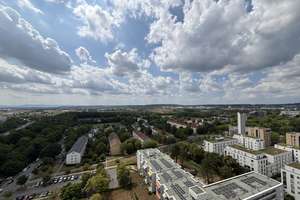20. OG, ganz oben! - 3-Zimmer-Whg. auf dem Fasanenhof mit tollem Fernblick – Die vollständige Adresse der Immobilie erhältst du vom Anbieter., 70565 Fasanenhof, Stuttgart – Vorschaubild 2