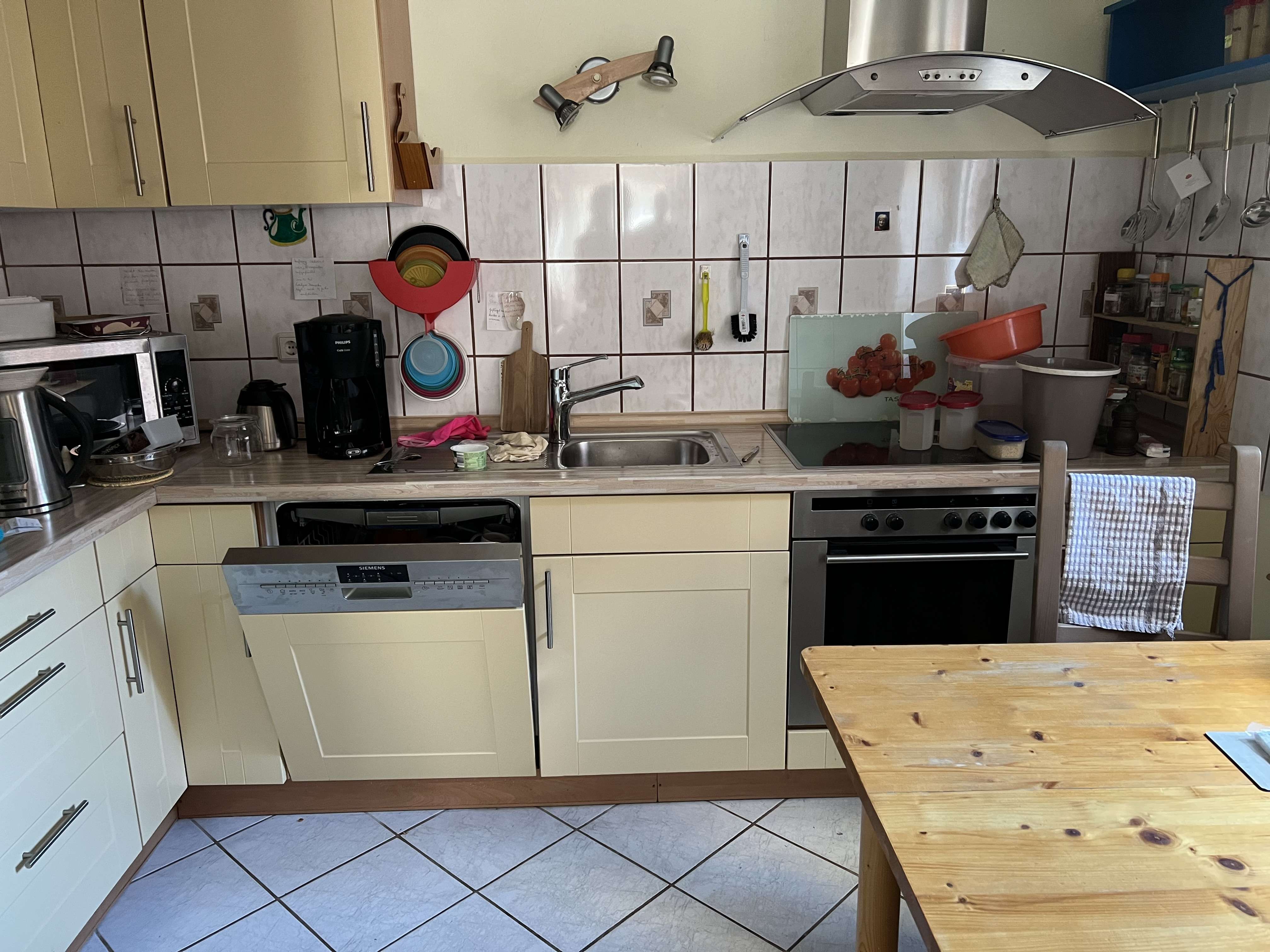 Immobilie in Hemmoor - Zeit für Veränderung!
Wohnhaus mit Einliegerwohnung und vielen Nebengebäuden in ruhiger Lage von Hem - Bild 1