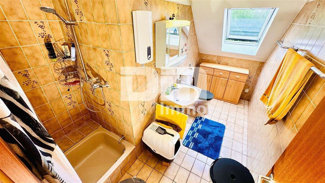 Immobilie in Bad Karlshafen - Modernisiertes Einfamilienhaus mit Einliegerwohnung, Wintergarten, Sauna und 2 Garagen - Bild 1