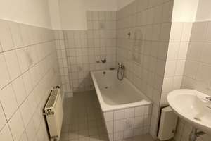 Helle 4 Zi. Wohnung im 1. OG li. in Mehrfamilienhaus – Ferdinandstr. 1, 45889 Bismarck, Gelsenkirchen – Vorschaubild 2