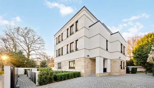 Bild von Neubau-Doppelhaushälfte mit zwei Einheiten im Diplomatenviertel