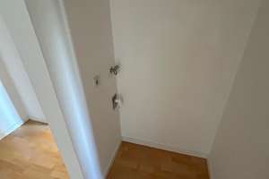 Gemütliche und vermietete DG 2-Zimmer mit Laminat und EBK in guter Lage – Die vollständige Adresse der Immobilie erhältst du vom Anbieter., 9130 Sonnenberg, Chemnitz – Vorschaubild 6