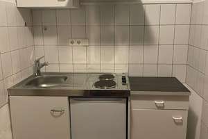 Zentraler Wohnraum: Kompaktes Apartment in Stuttgart Mitte – Die vollständige Adresse der Immobilie erhältst du vom Anbieter., 70182 Dobel, Stuttgart – Vorschaubild 2