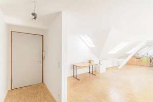 Helle 2 Zi DG Wohnung mit Blick über Durlach – Basler-Tor-Straße 10, 76227 Durlach, Karlsruhe – Vorschaubild 2