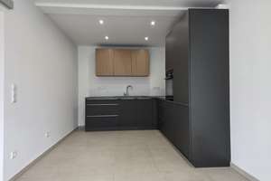 ++TOP komplett neu renovierte 2 ZKB++neue Einbauküche++Balkon++Parkett