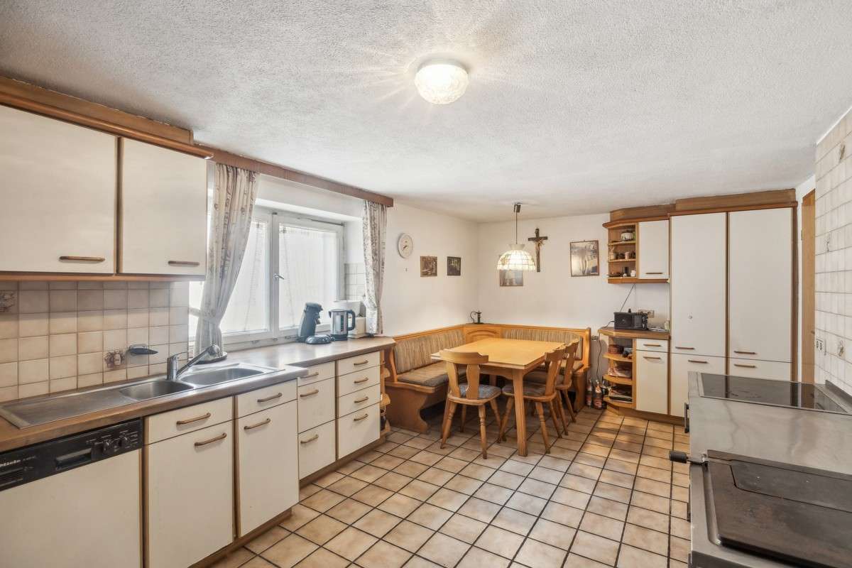 Immobilie in Klettgau - Charmante Doppelhaushälfte mit großem Grundstück - Bild 1