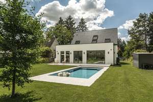 Exklusiv modernisiertes Einfamilienhaus mit high-end Ausstattung – 14532 Kleinmachnow – Vorschaubild 2