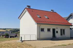 Kernsaniert und modernisiert - Ihr neues Zuhause mit Wohnkomfort auf Neubauniveau in der Eifel – 53940 Hellenthal – Vorschaubild 1