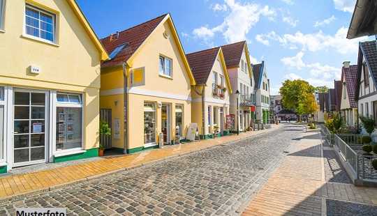 Bild von Wohn-/Geschäftshaus und Hinterhaus