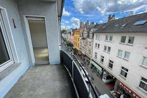 BOCKENHEIM: Sanierte 3-ZW im 4.OG m. West-Balkon, Einbauküche, TL-Bad – Die vollständige Adresse der Immobilie erhältst du vom Anbieter., 60487 Bockenheim, Frankfurt am Main – Vorschaubild 1