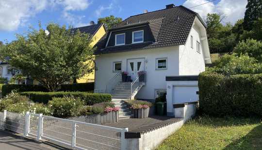 Bild von Familientraum in Freibadnähe - der Sommer ist gesichert!