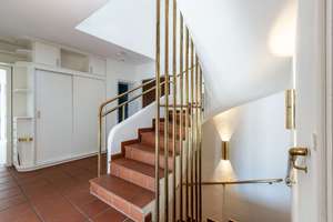 Sonne, Glas & 500 m² Südgarten – die lichtdurchflutete Familienvilla im Blumenviertel – Die vollständige Adresse der Immobilie erhältst du vom Anbieter., 81377 Großhadern, München – Vorschaubild 9