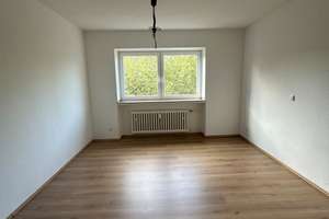 Frisch renovierte 2-Zimmer-Wohnung mit Rheinblick, Loggia & Aufzug 5. OG – Kasteelstraße 1-3, 47119 Ruhrort, Duisburg – Vorschaubild 9