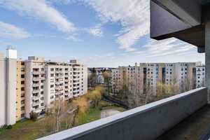  Schöne 2-Zimmer Wohnung mit Balkon in zentrumsnaher Lage in Augsburg-Sparrenlech – Provinostraße 10, 86153 Augsburg – Vorschaubild 1