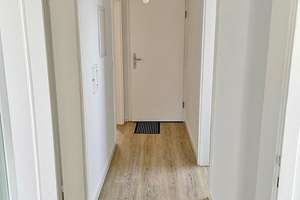 Helle 3-Zimmer-Dachgeschosswohnung in München-Allach mit Stellplatz und eigenem Gartenanteil – Franz-Töpsl-Weg 15, 80999 Untermenzing, München – Vorschaubild 10