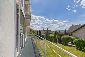 Ökologische Villa mit großem Garten, Wärmepumpe in neuwertigen Zustand für Familie und Beruf – Eggenbergstraße 4, 96155 Buttenheim – Vorschaubild 9