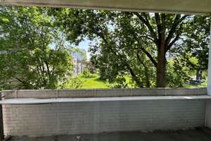 4 Zimmerwohnung mit Blick ins Grüne, Balkon und Gäste WC