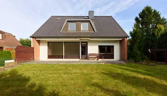 Bild von Großzügiges Einfamilienhaus mit Vollkeller und Garage in fantastischer Lage von Hamburg-Bramfeld