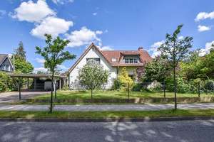 Liebevolle Familienidylle mit Traumgarten und Doppelcarport in zentraler Lage von Bad Schwartau! – Die vollständige Adresse der Immobilie erhältst du vom Anbieter., 23611 Bad Schwartau – Vorschaubild 1