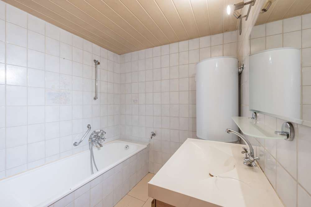 Immobilie in Horgenzell - Bastler aufgepasst!! Anwesen mit Wohnhaus, Ökonomie und FeWo!
15 km von Ravensburg entfernt! - Bild 2